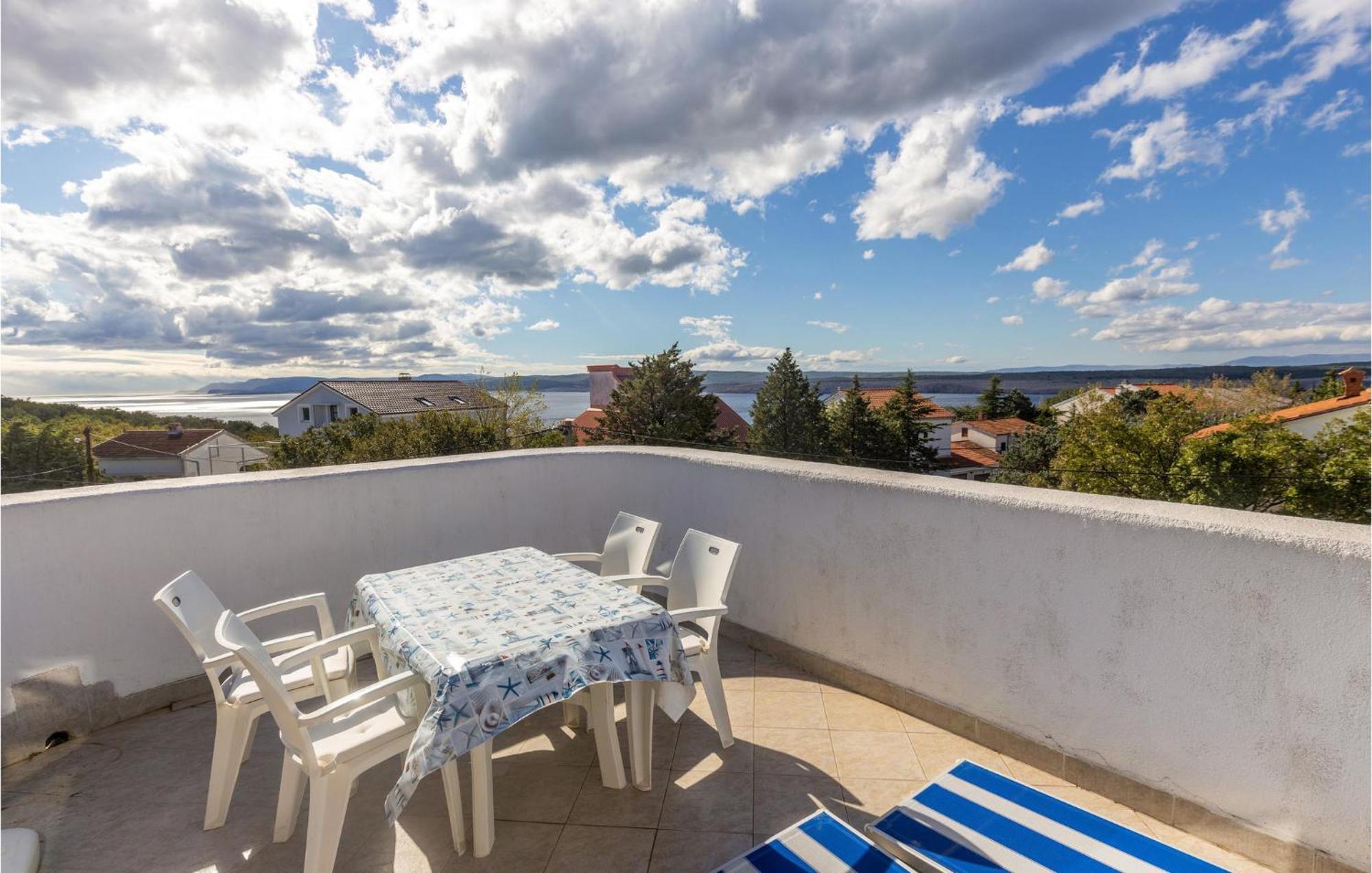 1 Bedroom Cozy Apartment In Jadranovo Exterior foto